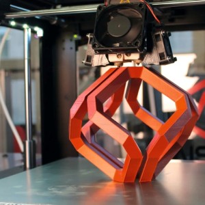 کاربرد صنعتی PLA، ABS، PETG و نایلون | راهنمای انتخاب فیلامنت پرینت سه‌بعدی